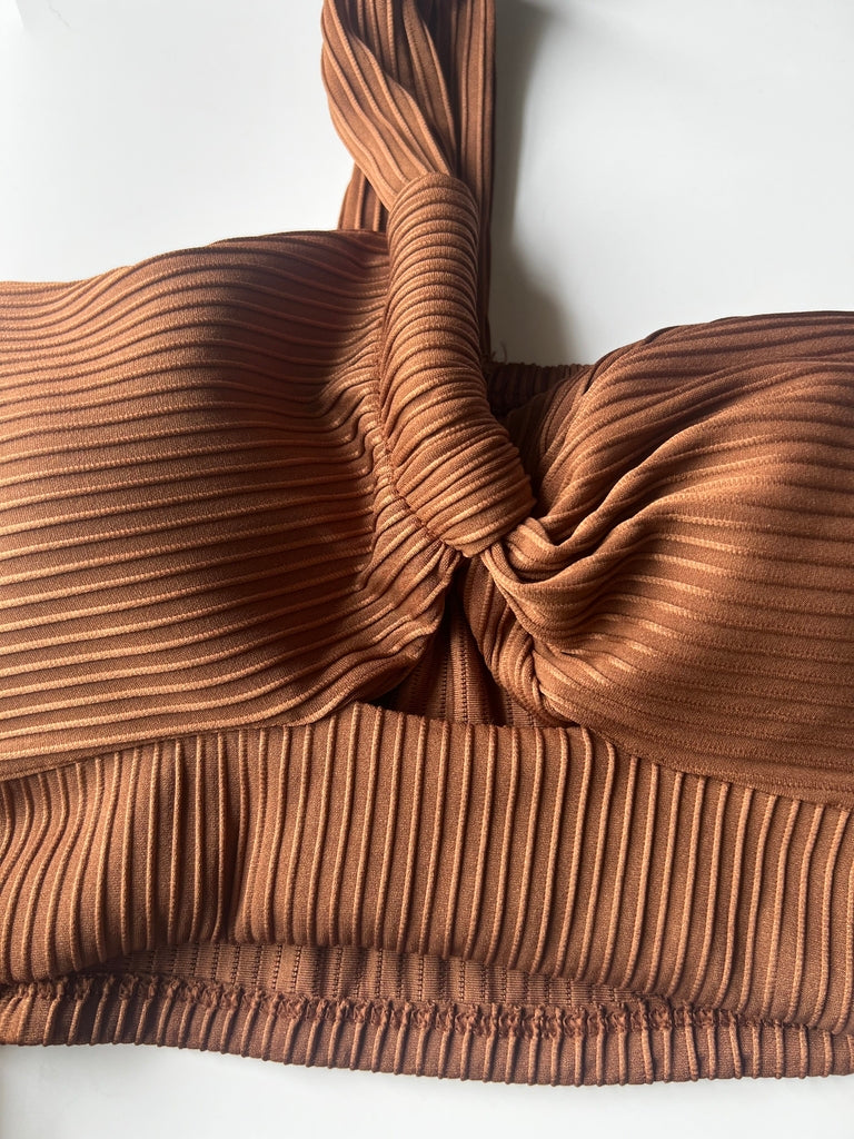 Cropped Mocha marrom